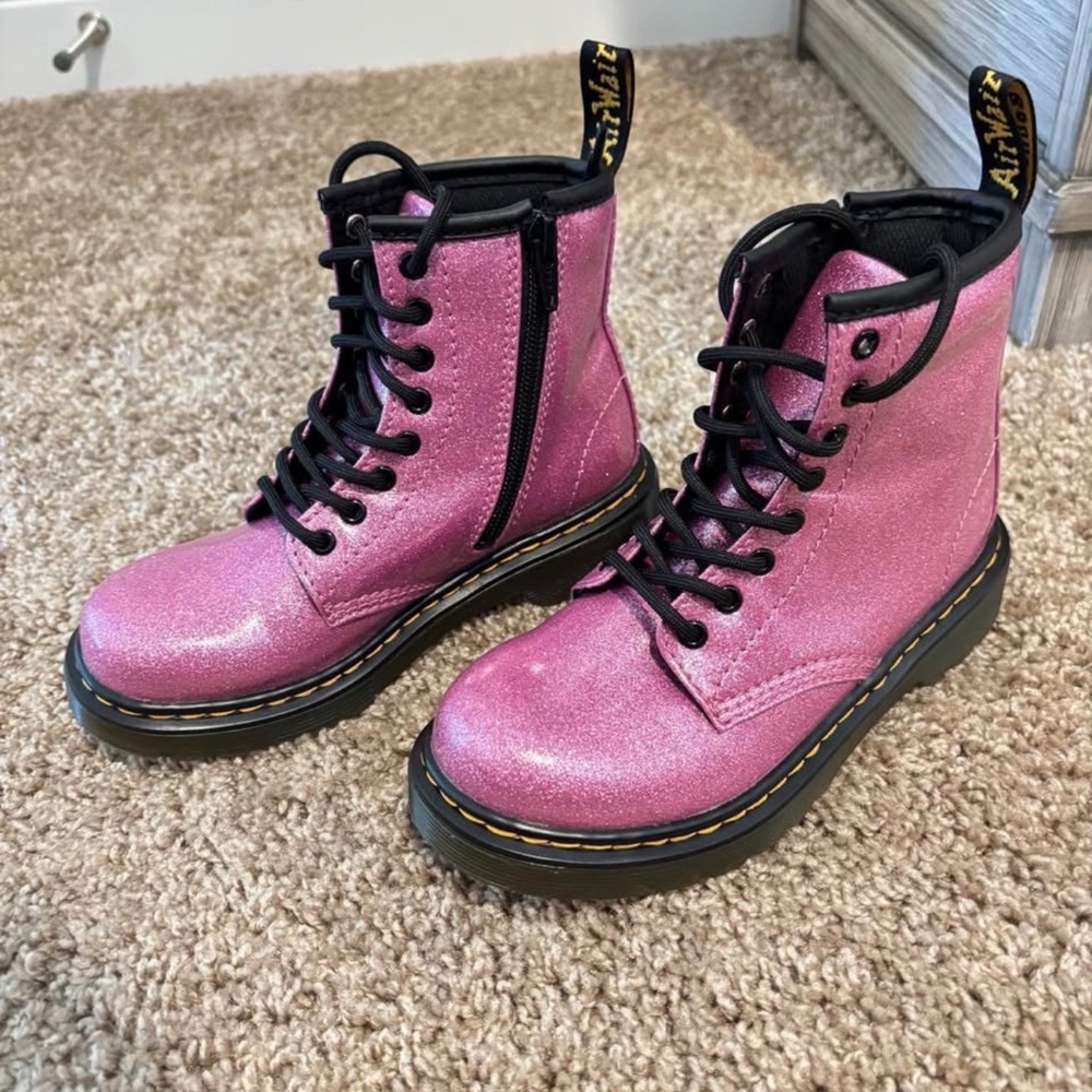 Dr. Martens 1460 8-eye glitter boot